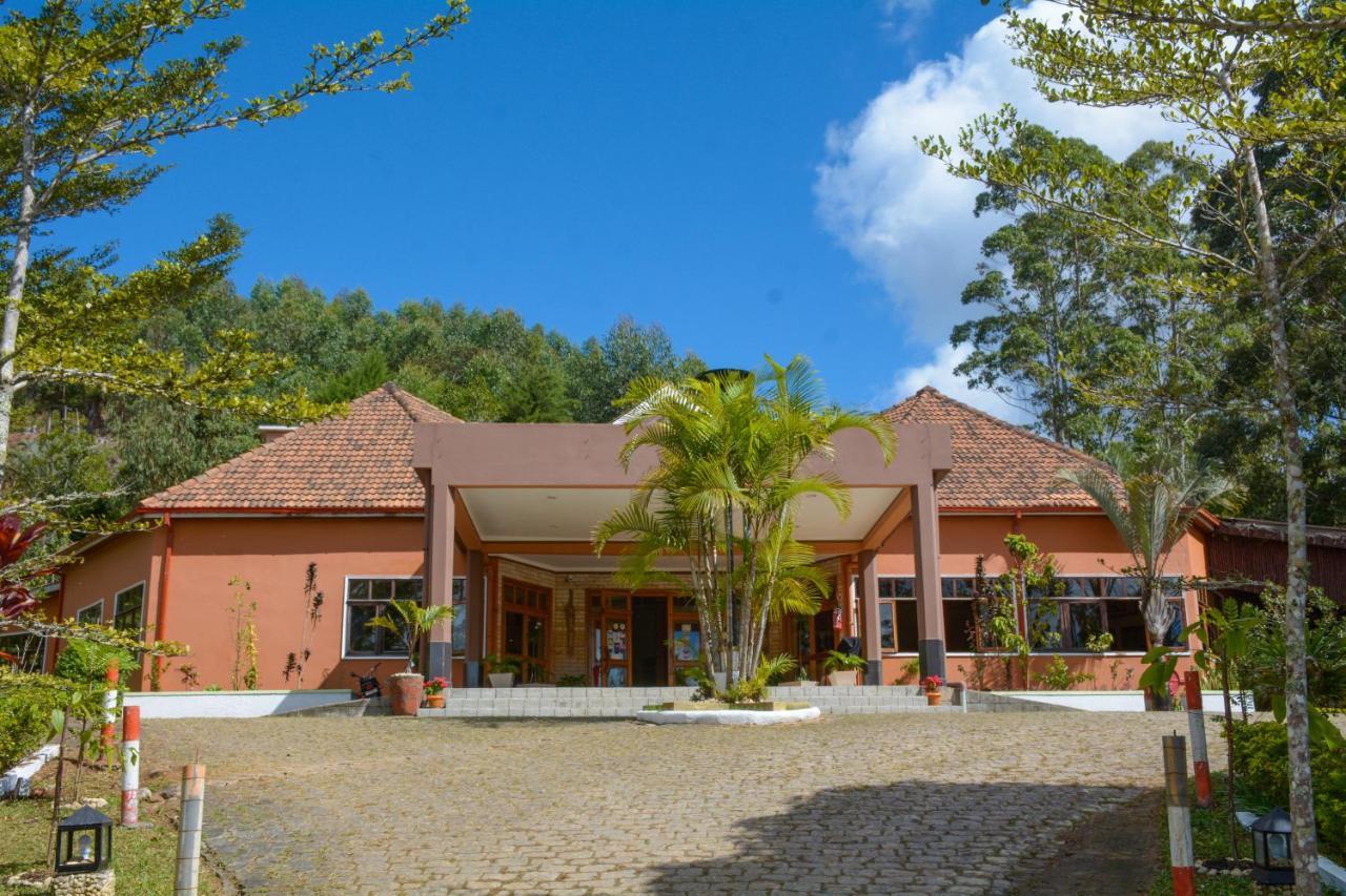 Moramanga Andasibe Cyperus Hotel المظهر الخارجي الصورة